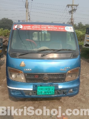 পিকাপ গাড়ি